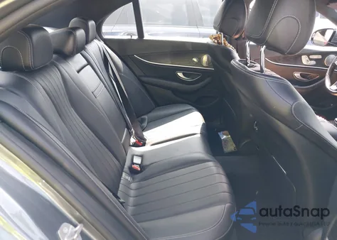 2017 Mercedes-Benz E 300 z USA, uszkodzony, nr VIN WDDZF4JB7HA031920